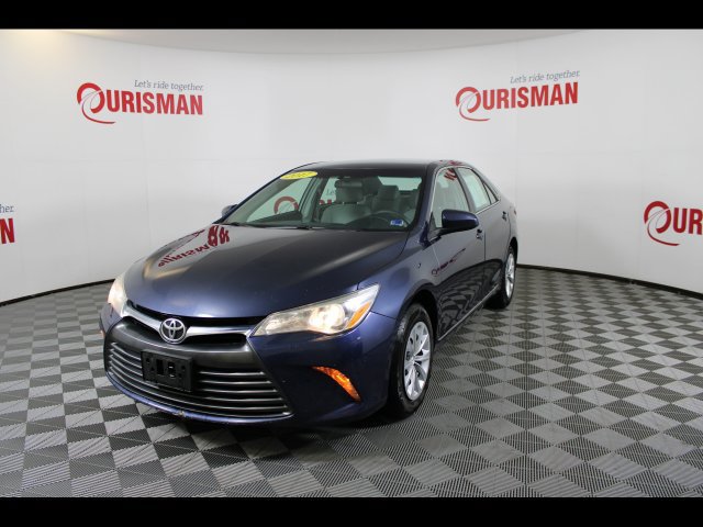 Used 2017 Toyota Camry LE FWD image 2
