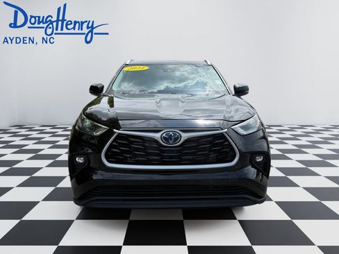 Used 2023 Toyota Highlander XLE AWD/4WD image 8