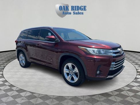 Used 2018 Toyota Highlander Limited AWD/4WD image 3
