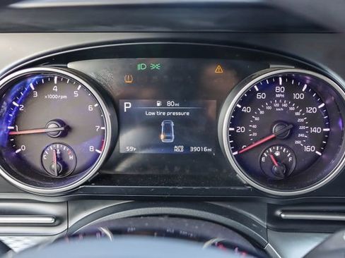 Used 2022 Kia Carnival LX image 26