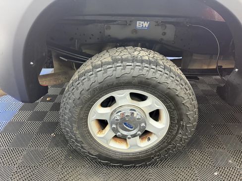 Used 2016 Ford F250 XL w/ XL Appearance Package AWD/4WD image 5