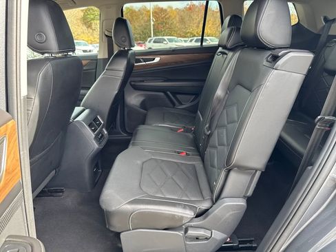 Used 2024 Volkswagen Atlas SE image 23