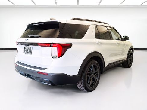 Used 2025 Ford Explorer ST-Line w/ Premium Package RWD image 4