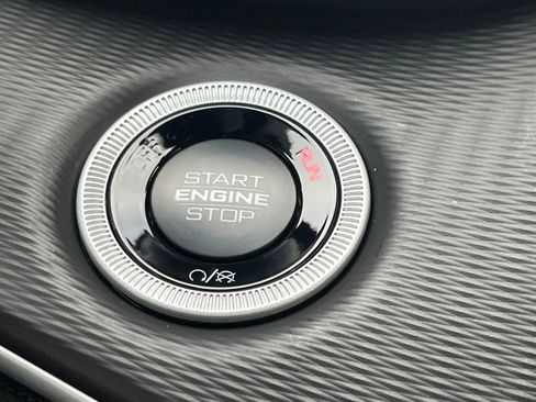 New 2025 Jeep Grand Cherokee Laredo X w/ Luxury Tech Group I image 9