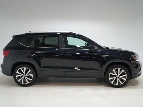 Used 2022 Volkswagen Taos SE image 9