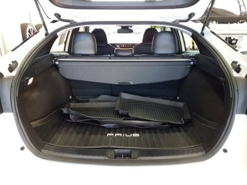 Used 2021 Toyota Prius XLE image 14