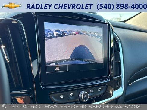 Used 2023 Chevrolet Traverse LT AWD/4WD image 9