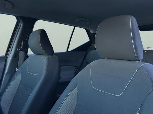 Used 2020 Nissan Kicks S FWD image 21