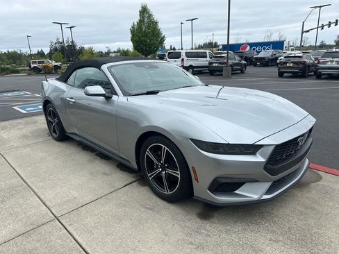 Used 2025 Ford Mustang Premium RWD image 6