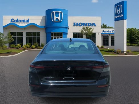 Used 2023 Honda Accord SE image 5