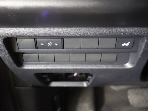 Used 2024 Mitsubishi Outlander SE Black Edition FWD image 37