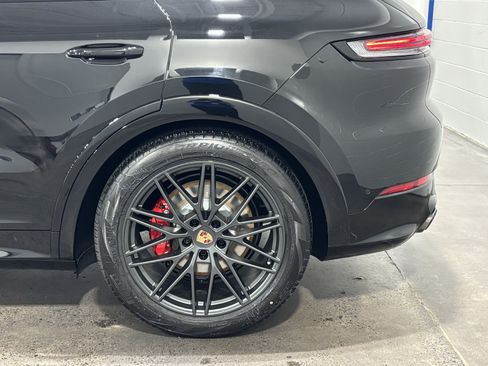 New 2026 Porsche Cayenne GTS AWD/4WD image 35