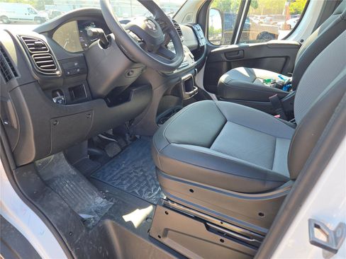 Used 2025 RAM ProMaster 2500 w/ Convenience Group image 22