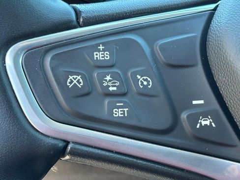 Used 2023 Chevrolet Equinox LT image 17