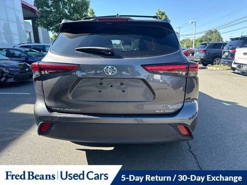 Used 2023 Toyota Highlander XLE AWD/4WD image 10