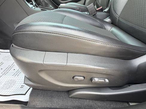 Used 2019 Buick Encore Preferred AWD/4WD image 22
