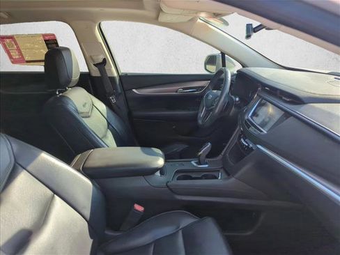 Used 2017 Cadillac XT5 Luxury w/ LPO, Wheel Lock Package FWD image 25