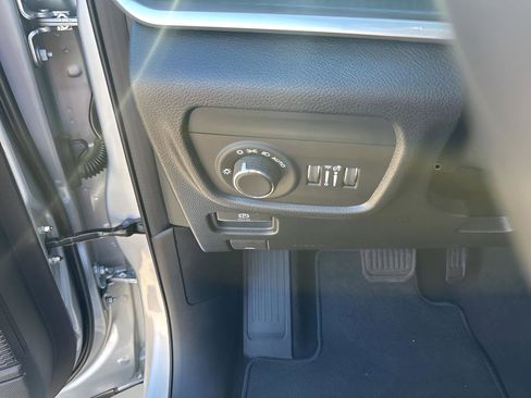 New 2025 Jeep Grand Cherokee Altitude image 29