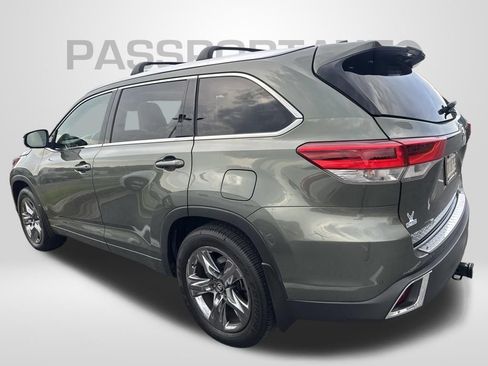 Used 2018 Toyota Highlander Limited Platinum AWD/4WD image 7