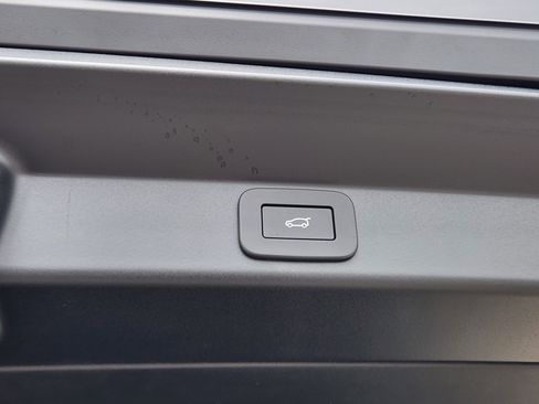 New 2025 Land Rover Range Rover Sport Dynamic SE image 33