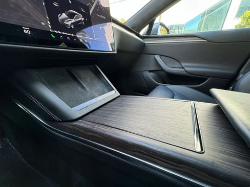 Used 2022 Tesla Model S AWD/4WD image 10