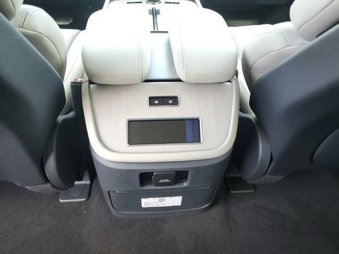 New 2025 Lincoln Navigator L Reserve AWD/4WD image 15