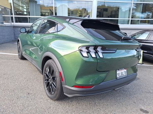 Used 2025 Ford Mustang Mach-E Select w/ Comfort Package Lite image 4