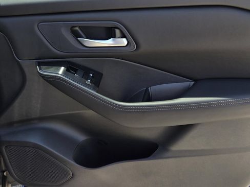 New 2026 Nissan Rogue SV FWD image 8