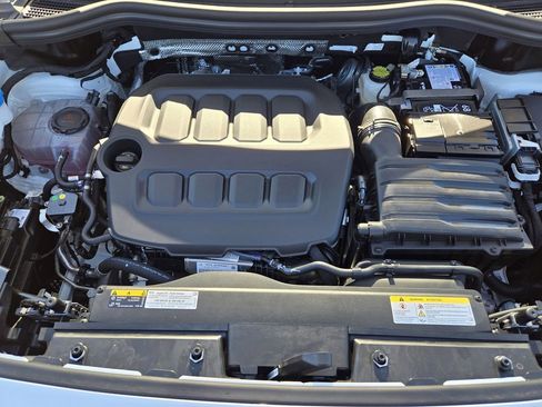 New 2026 Volkswagen Tiguan SE R-Line image 24