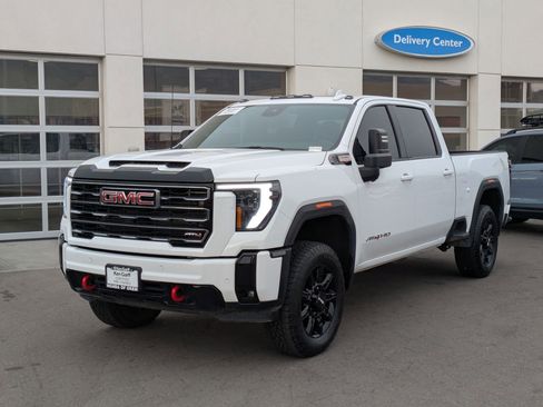 Used 2025 GMC Sierra 2500 AT4 image 11