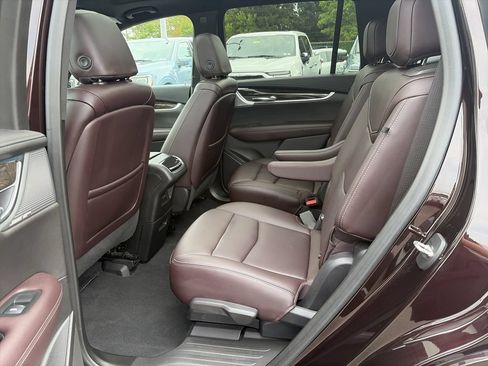 Used 2021 Cadillac XT6 Premium Luxury AWD/4WD image 13