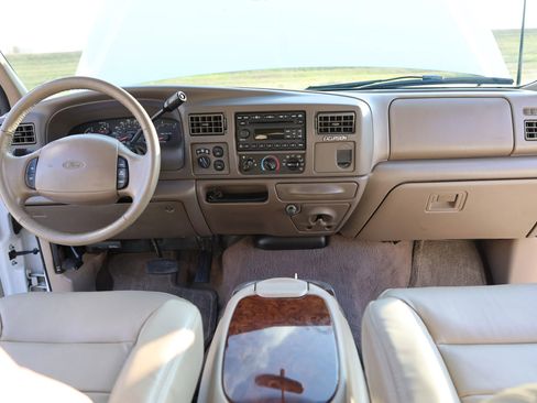 Used 2001 Ford Excursion Limited image 31