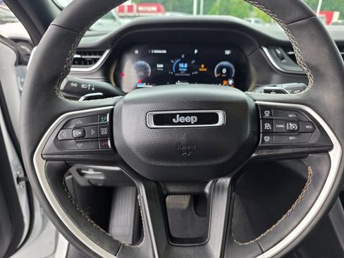 Used 2023 Jeep Grand Cherokee L Laredo RWD image 28