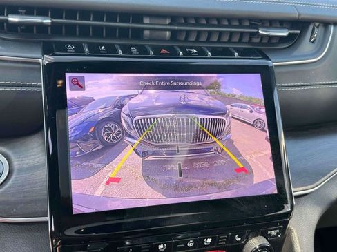 Used 2023 Jeep Grand Cherokee Overland w/ Luxury Tech Group IV image 30