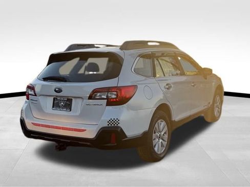 Used 2019 Subaru Outback 2.5i image 6