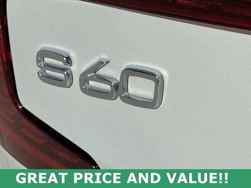 Used 2021 Volvo S60 T5 Momentum w/ Climate Package image 11