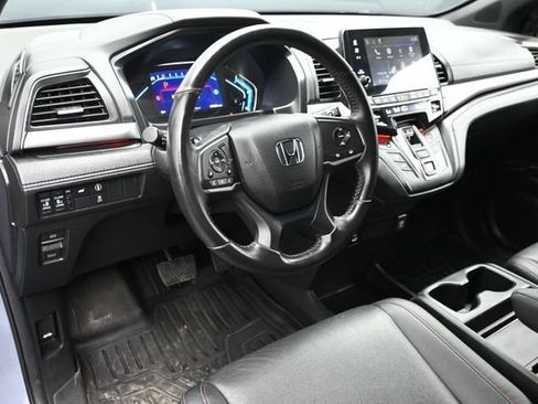 Used 2024 Honda Odyssey Sport image 11