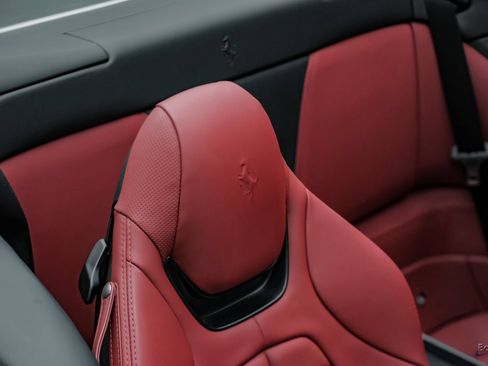 Used 2019 Ferrari Portofino image 64