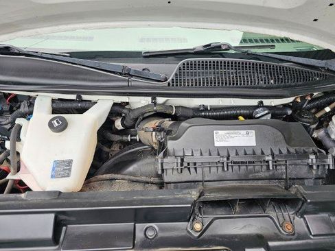 Used 2018 Chevrolet Express 2500 w/ Driver Convenience Package RWD image 25