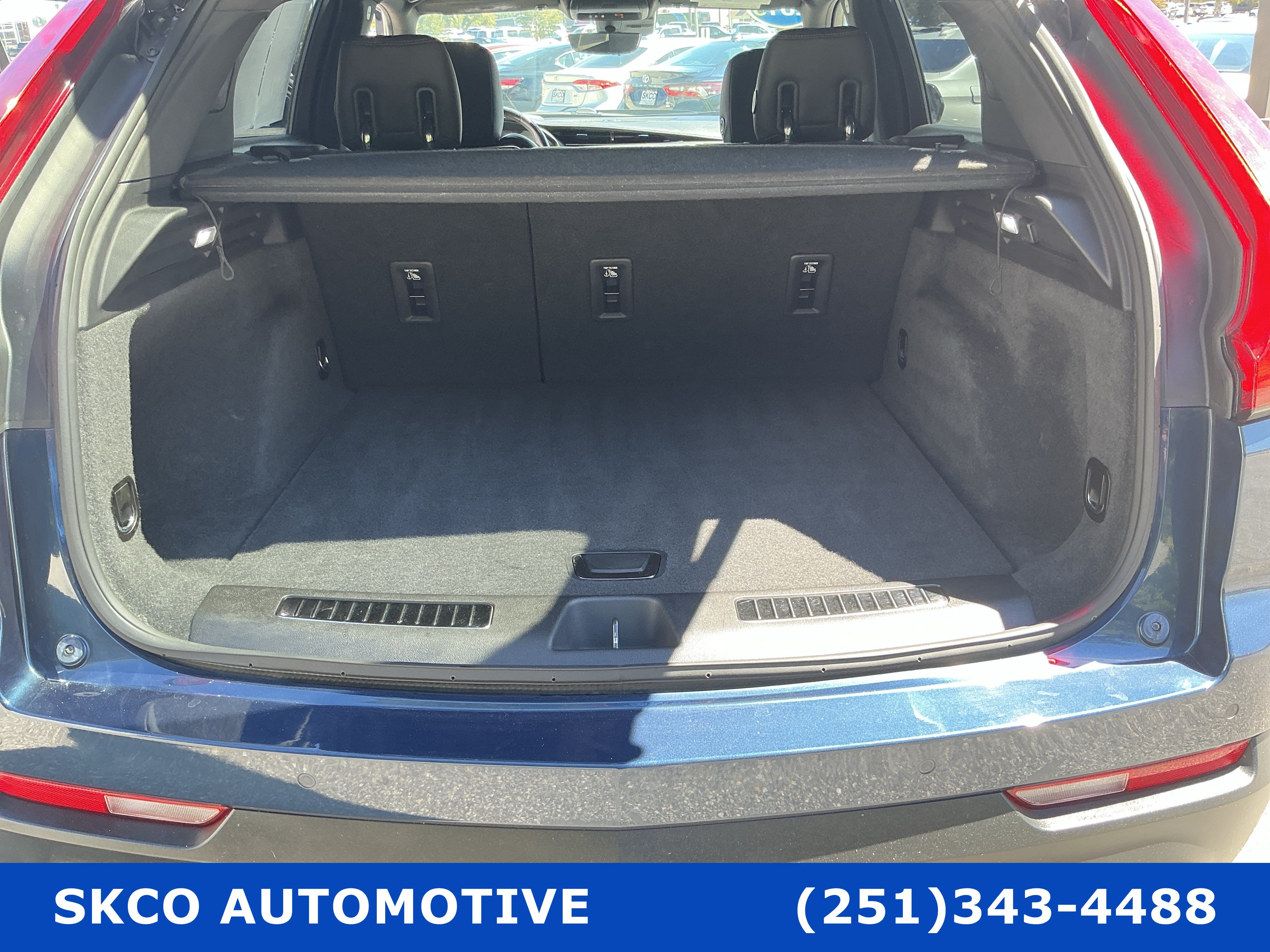 Used 2019 Cadillac XT4 Premium Luxury w/ Technology Package FWD image 21
