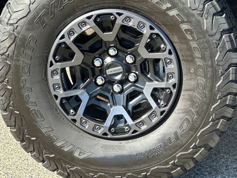Used 2024 Ford F150 Raptor w/ Equipment Group 803A Raptor R AWD/4WD image 40