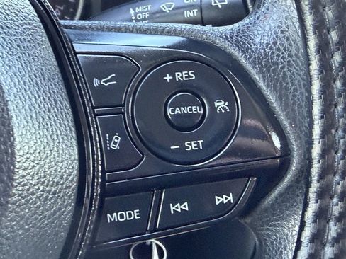 Used 2019 Toyota RAV4 LE FWD image 30
