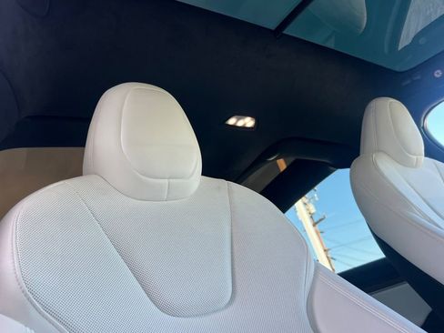 Used 2023 Tesla Model X image 16