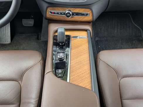 Certified 2023 Volvo XC90 B5 Plus w/ Protection Package Premier AWD/4WD image 19