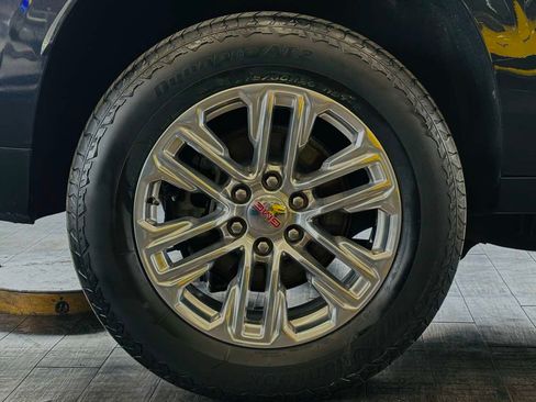 Used 2023 GMC Yukon XL SLT AWD/4WD image 23