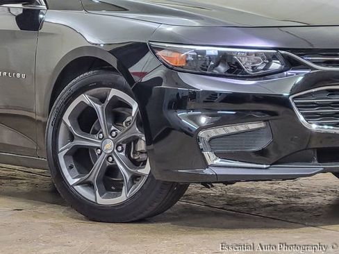Used 2018 Chevrolet Malibu LT w/ Leather Package FWD image 4