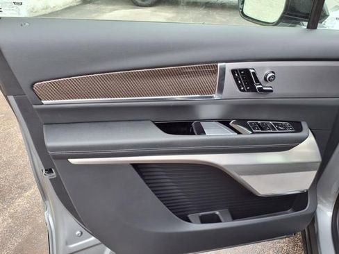 New 2026 Cadillac Vistiq Sport image 27