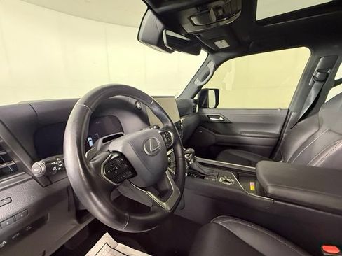 Used 2024 Lexus GX 550 AWD/4WD image 6