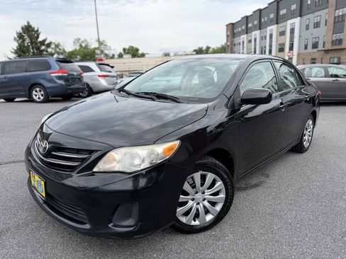 Used 2013 Toyota Corolla LE FWD image 3