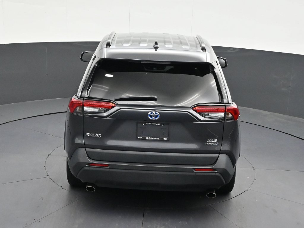 Used 2022 Toyota RAV4 XLE AWD/4WD image 21